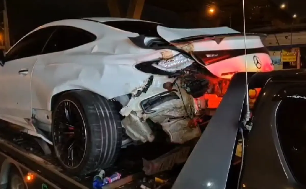 น้องพร้อม พระเอกซีรีส์ดัง ประสบอุบัติเหตุฝนตกถนนลื่นรถพังยับ