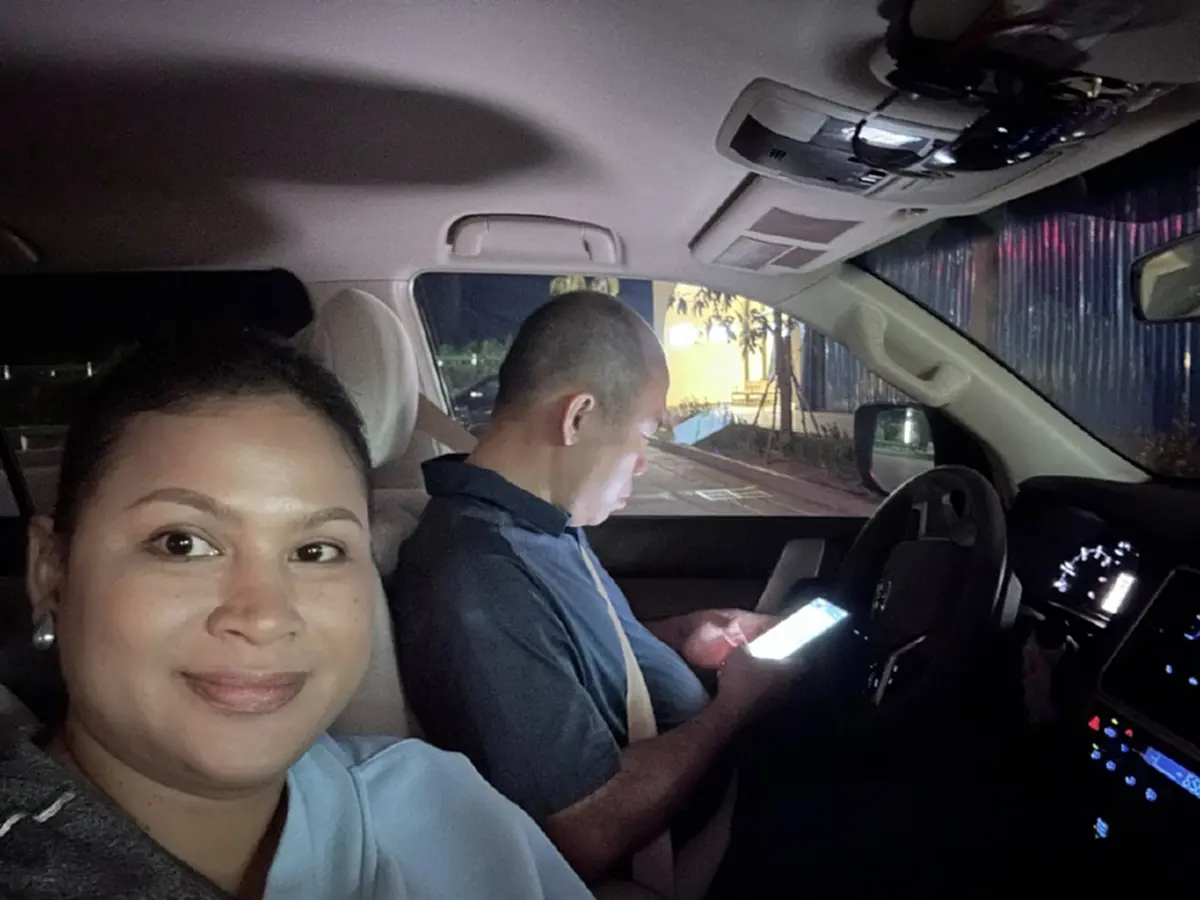 เพจดังแฉภาพ มาลี โสเจียตา เซลฟี่ยิ้มกริ่มนักธุรกิจชาวจีน