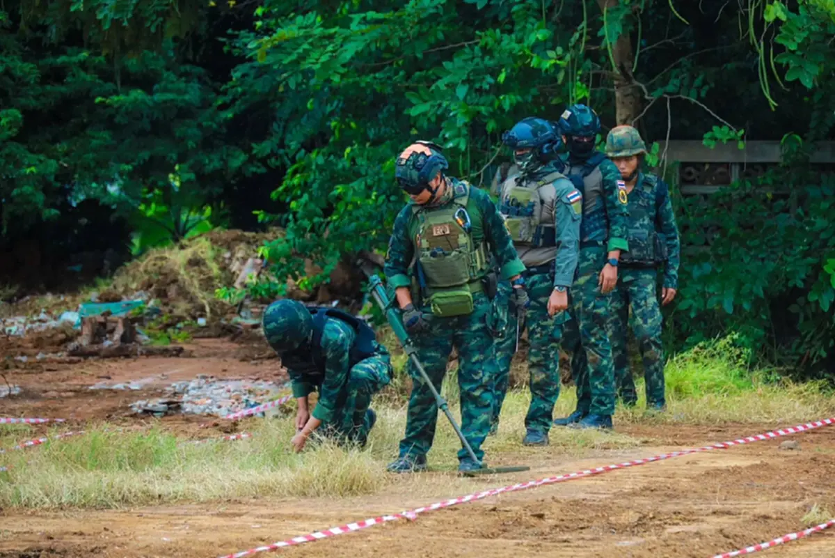 ภารกิจปกป้องอธิปไตยชายแดนไทย-กัมพูชา สร้างหลุมหลบภัย-บังเกอร์