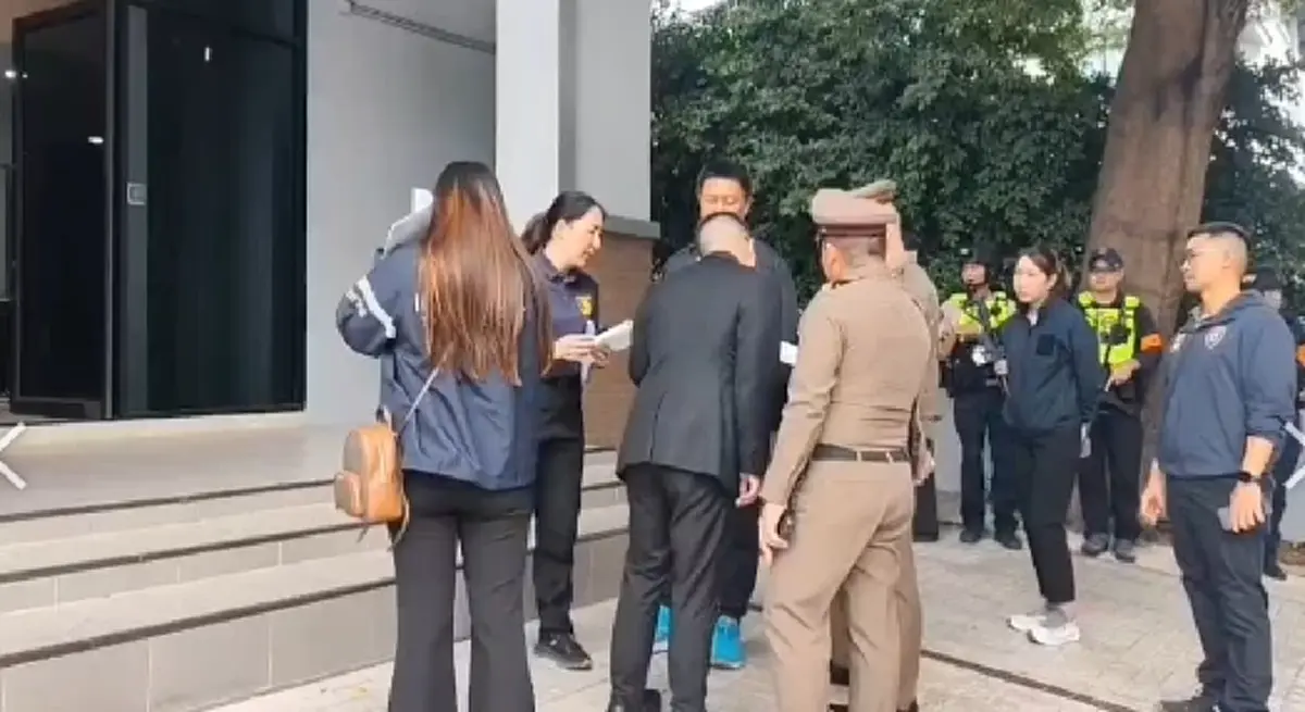 บุกทลายรัง "จีนเทา" กลางกรุง! ตร.191 รวบหนุ่มจีนหนีหมายแดง