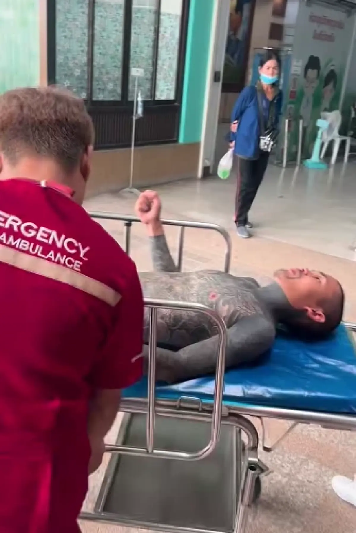 หมอสั่งพัก "ปอนด์ จักรกฤษณ์" วูบกะทันหัน เพื่อนๆต้องรีบหามส่ง รพ.