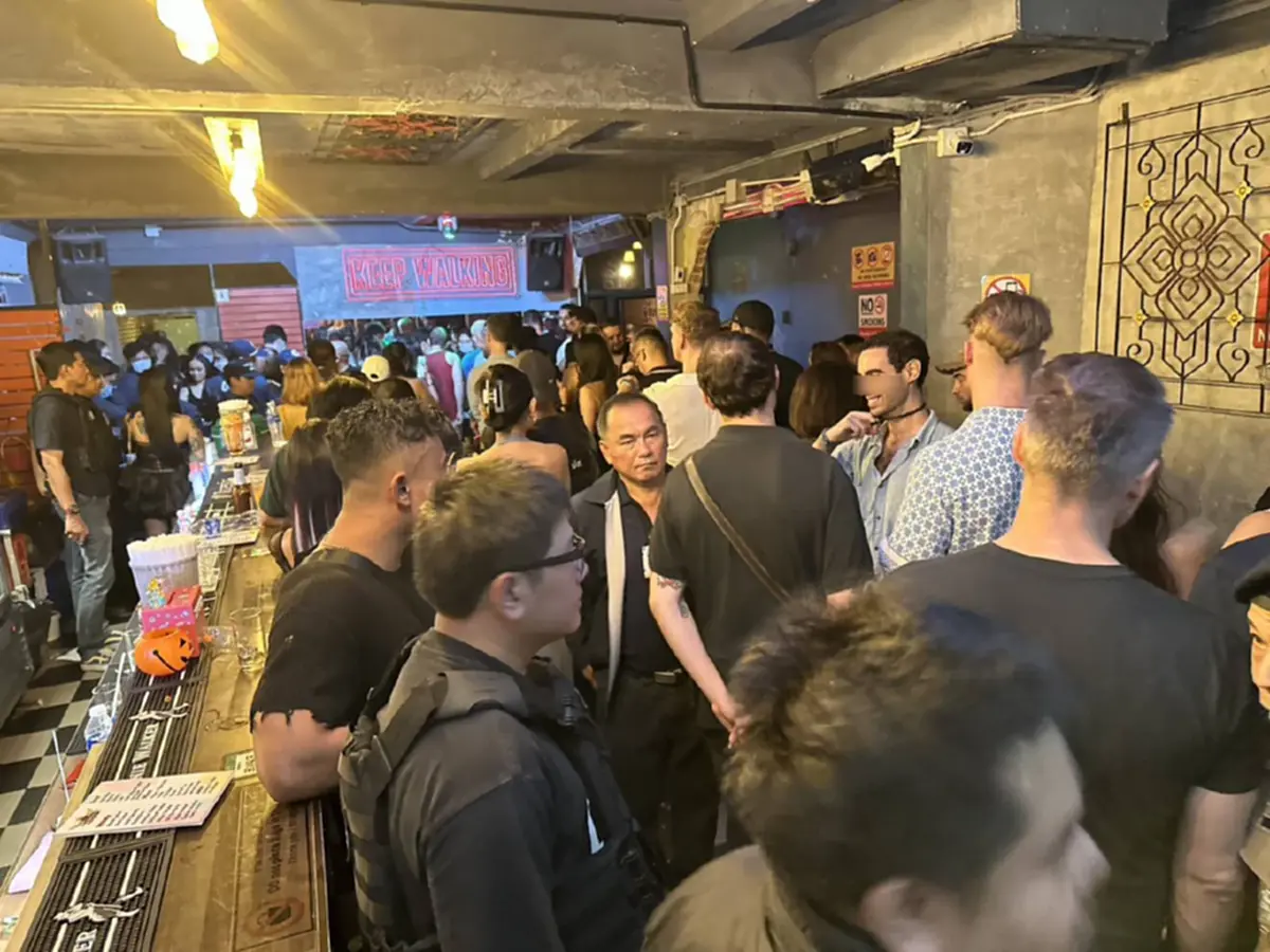 บุกจับผับดังราชปรารภ เปิดยันหว่าง ของกลางเพียบ ยิ่งค้นยิ่งพีค