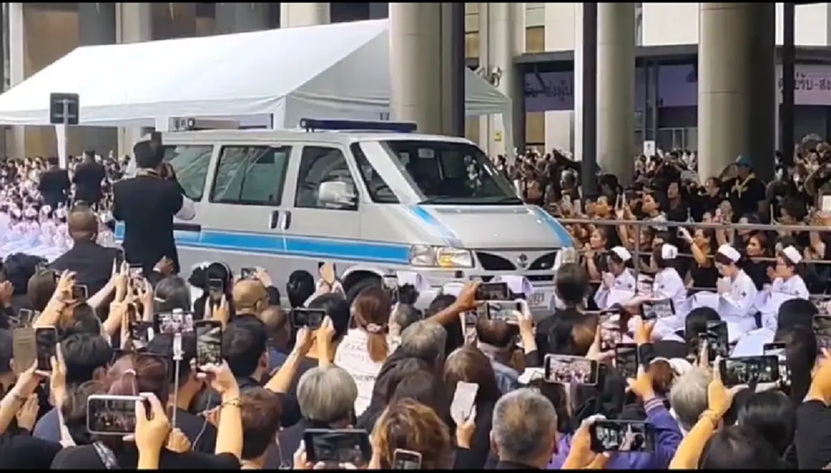 สาเหตุใช้รถเชิญพระบรมศพ