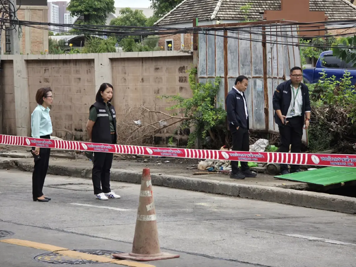 ระทึกอีก บางคอแหลม ถนนทรุดตัว 26 เมตร หน้าการไฟฟ้ายานนาวา 