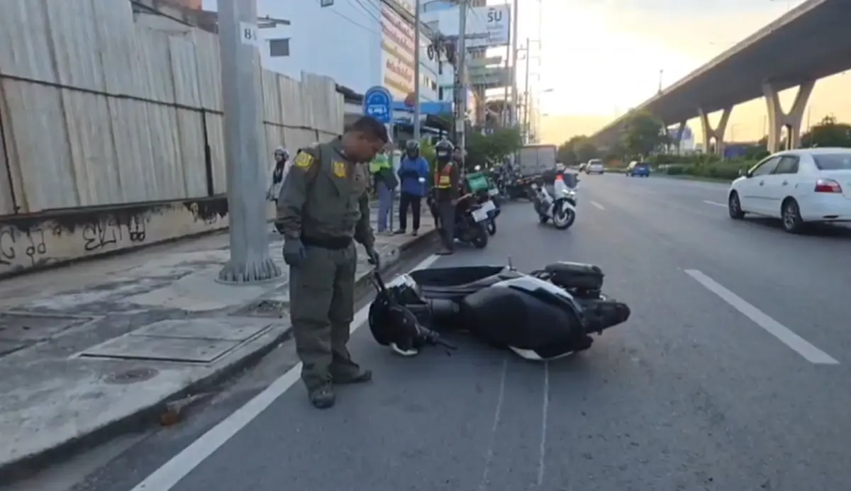 ไรเดอร์วัย 18 เพิ่งซื้อ จยย.ใหม่เมื่อวาน พาผู้โดยสารชนเสาไฟ ดับคู่