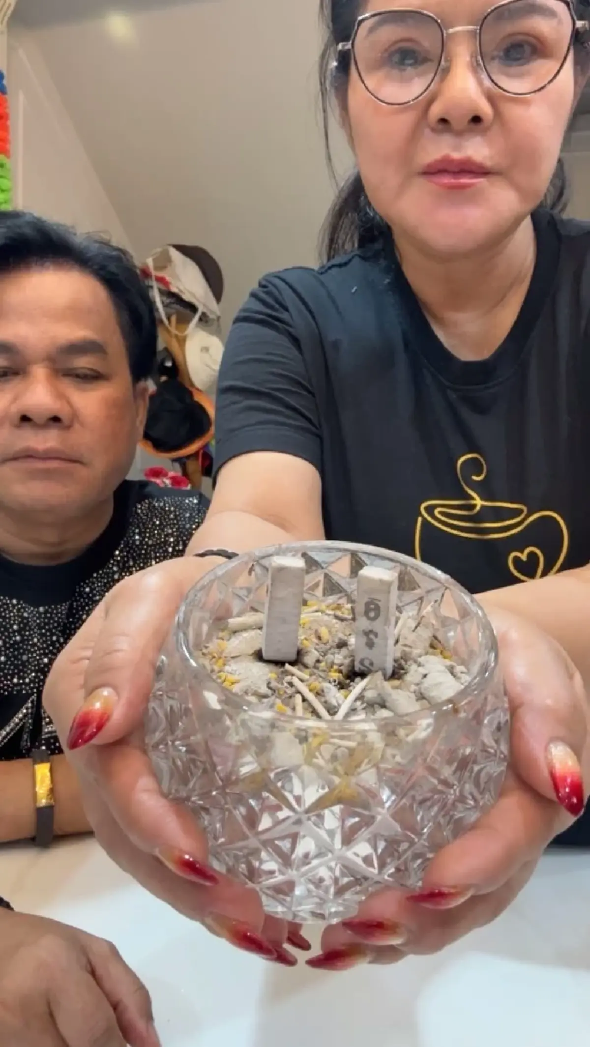 ฮาย อาภาพร โชว์จุดเลขธูป เห็นเลขแล้วถึงกับอุทาน แปลกมาก