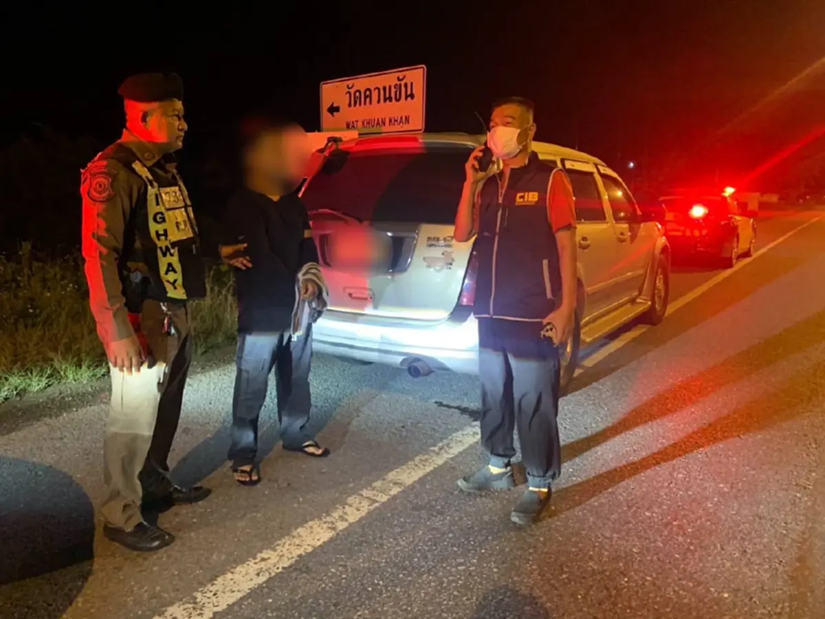 CIB ออกตรวจรถต้องสงสัย พบ 16 ต่างด้าว นั่งอัดกันมาเต็มคัน