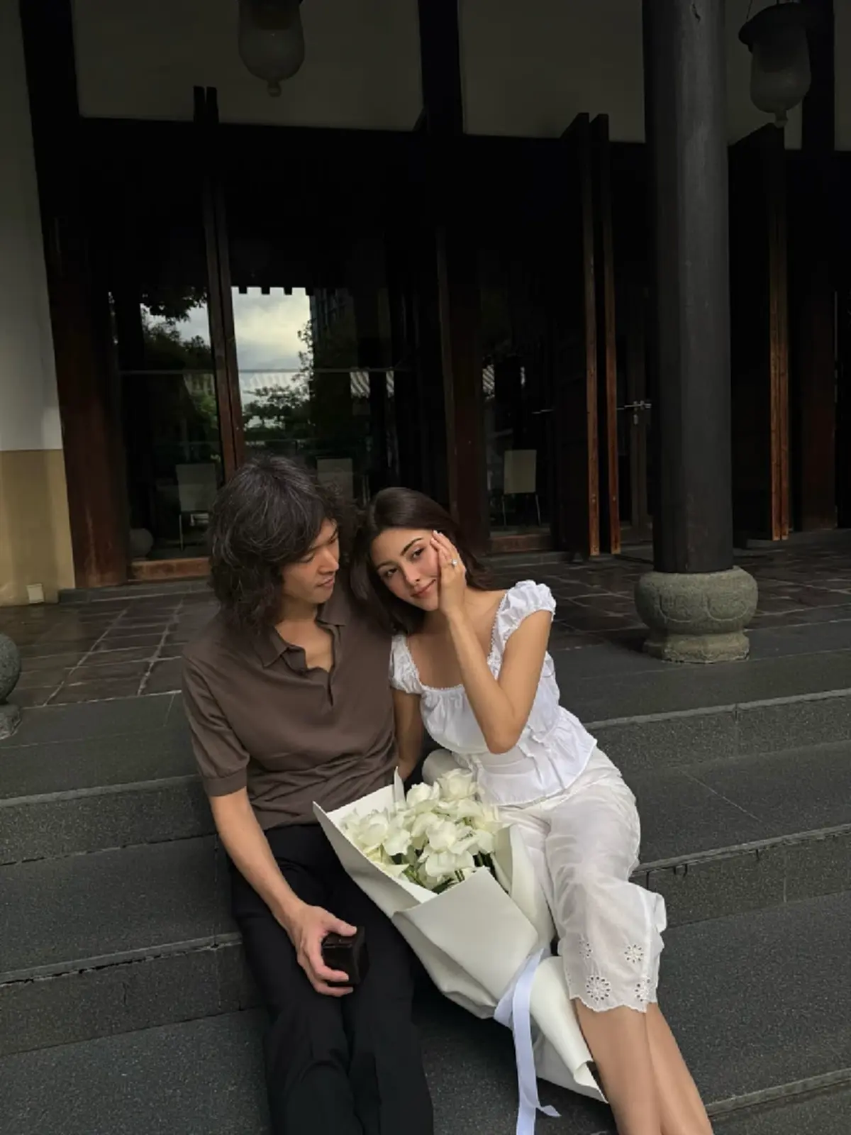 นางเอกสาว ถูกแฟนหนุ่ม ระฟ้า ทายาทอากู๋ แกรมมี่ เซอร์ไพรส์ขอแต่งงาน