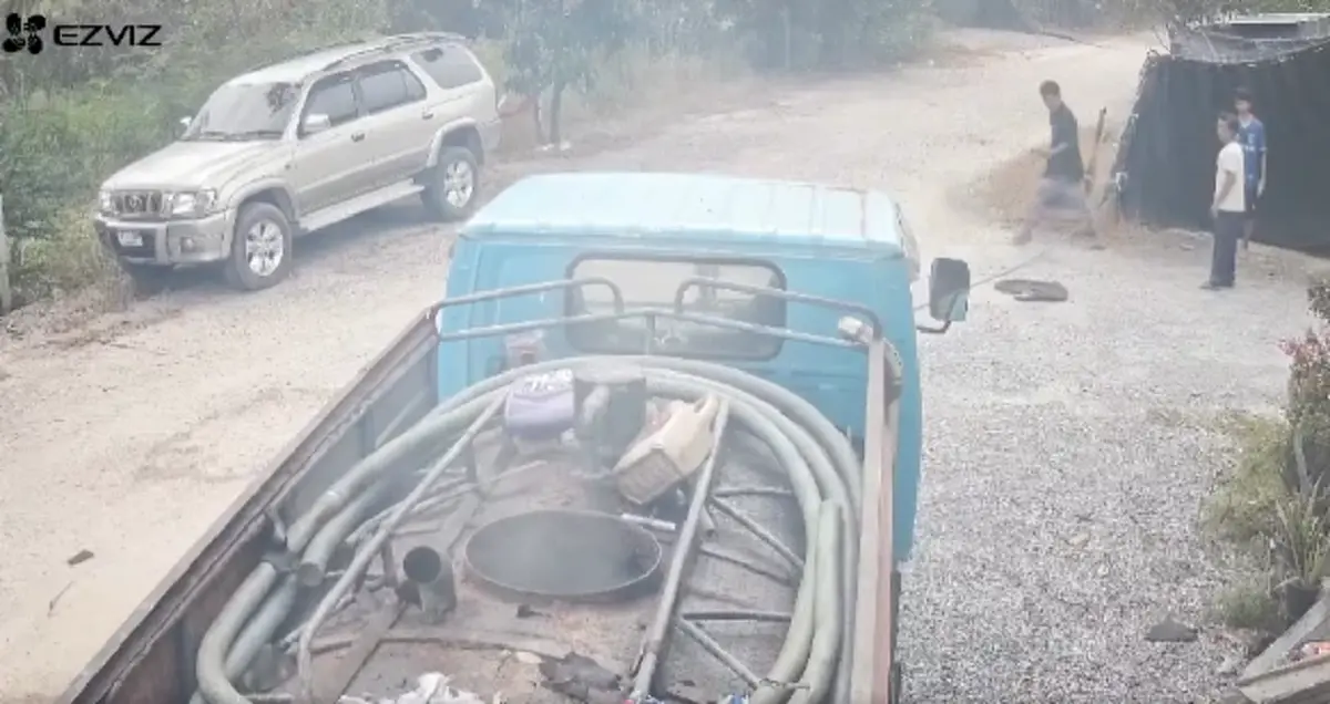 หวิดดับ รถดูดส้วมระเบิด พนักงานเสื้อขาดบาดเจ็บทั้งตัว