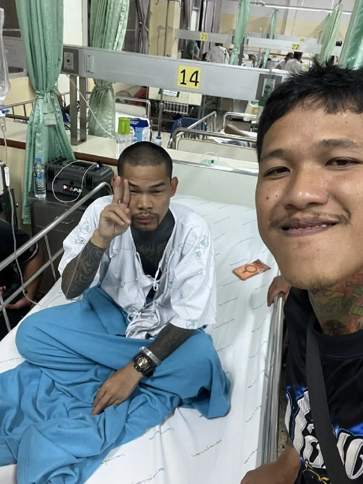 หมอสั่งพัก "ปอนด์ จักรกฤษณ์" วูบกะทันหัน เพื่อนๆต้องรีบหามส่ง รพ.