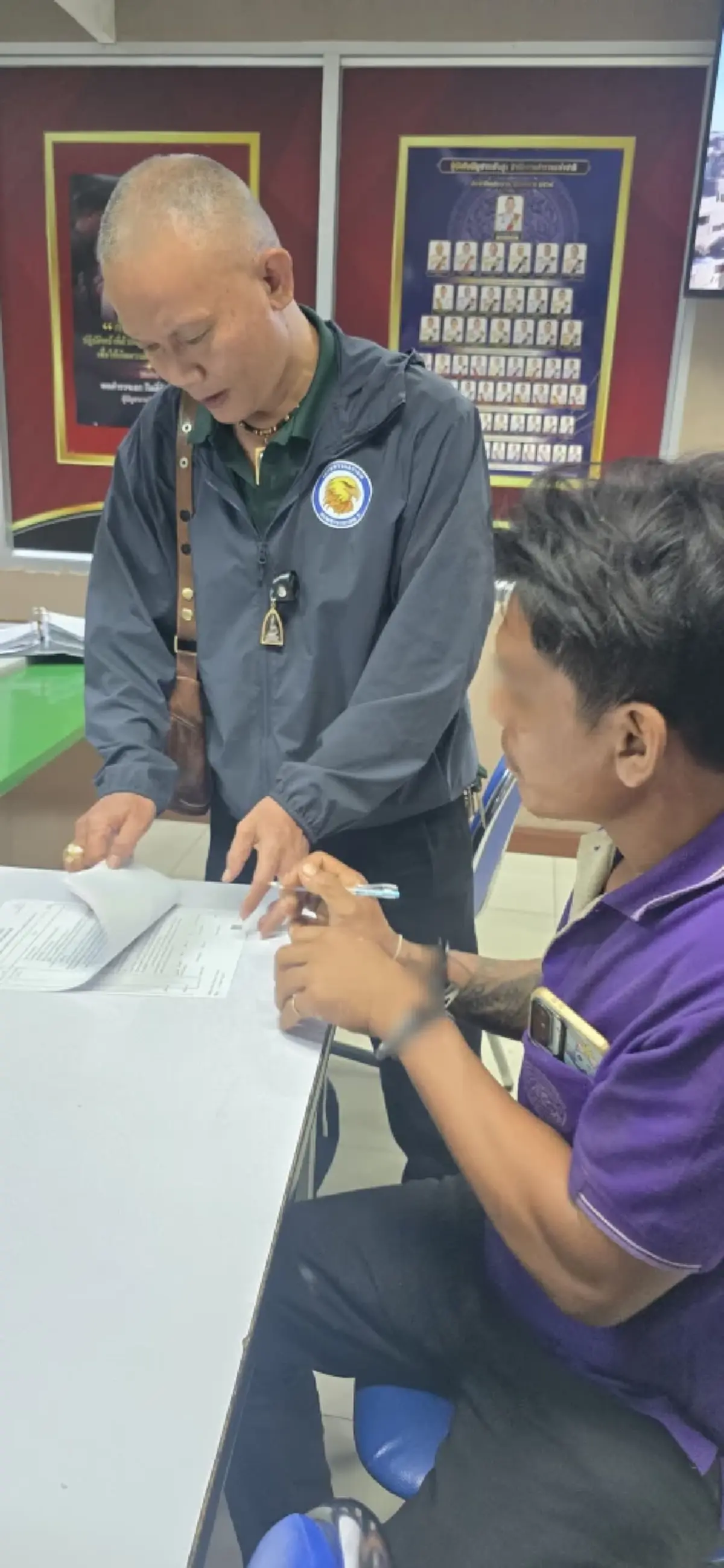 แม่ร่ำไห้ ส่งลูกเข้าคุก ฐานเป็นบัญชีม้า ยากจนไม่มีเงินประกัน