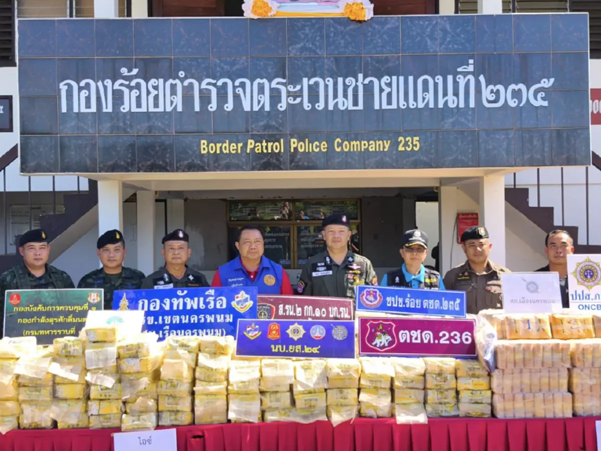 กกล.สุรศักดิ์มนตรี จับ 2 ผู้ต้องหา ยึดของกลางล็อตใหญ่ มูลค่ามหาศาล