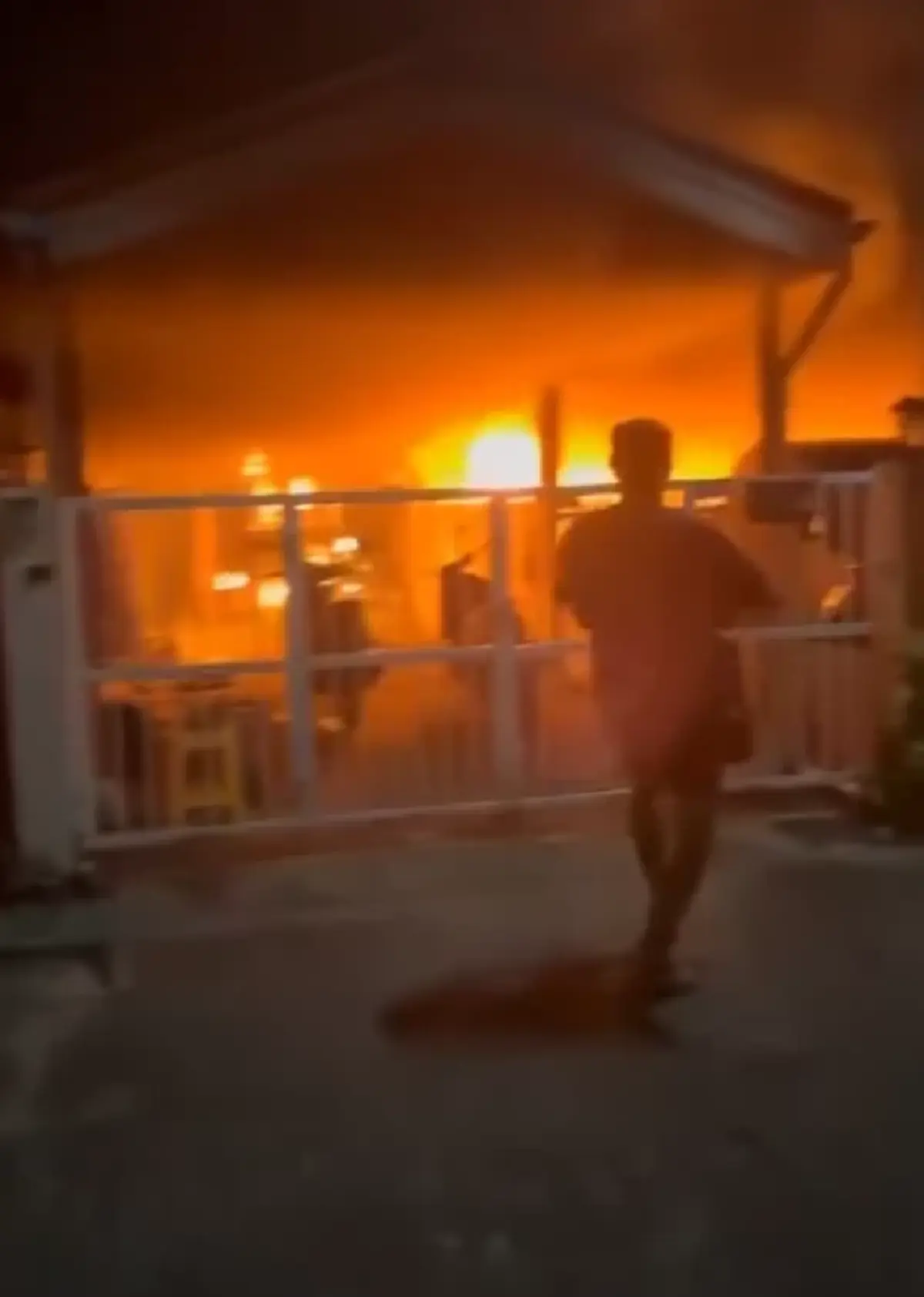 โศกนาฏกรรมไฟไหม้บ้าน คลอก 7 ชีวิตดับ ยิ่งสลดนาทีเห็นร่าง