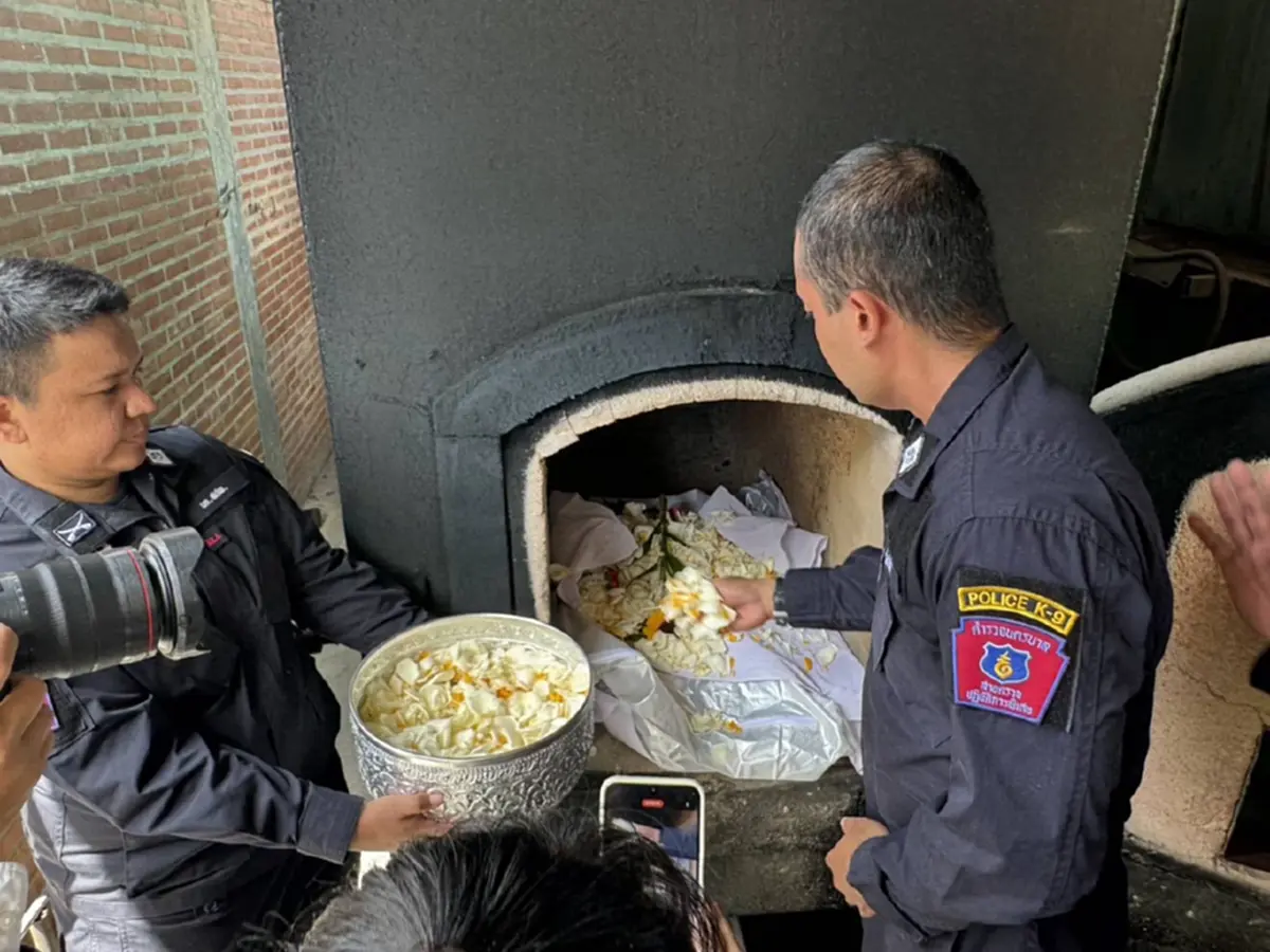 น้ำตาซึม คุณโบกล่าวลา ส่ง K9 ซาโบ้ สู่สุคติอย่างสมเกียรติ