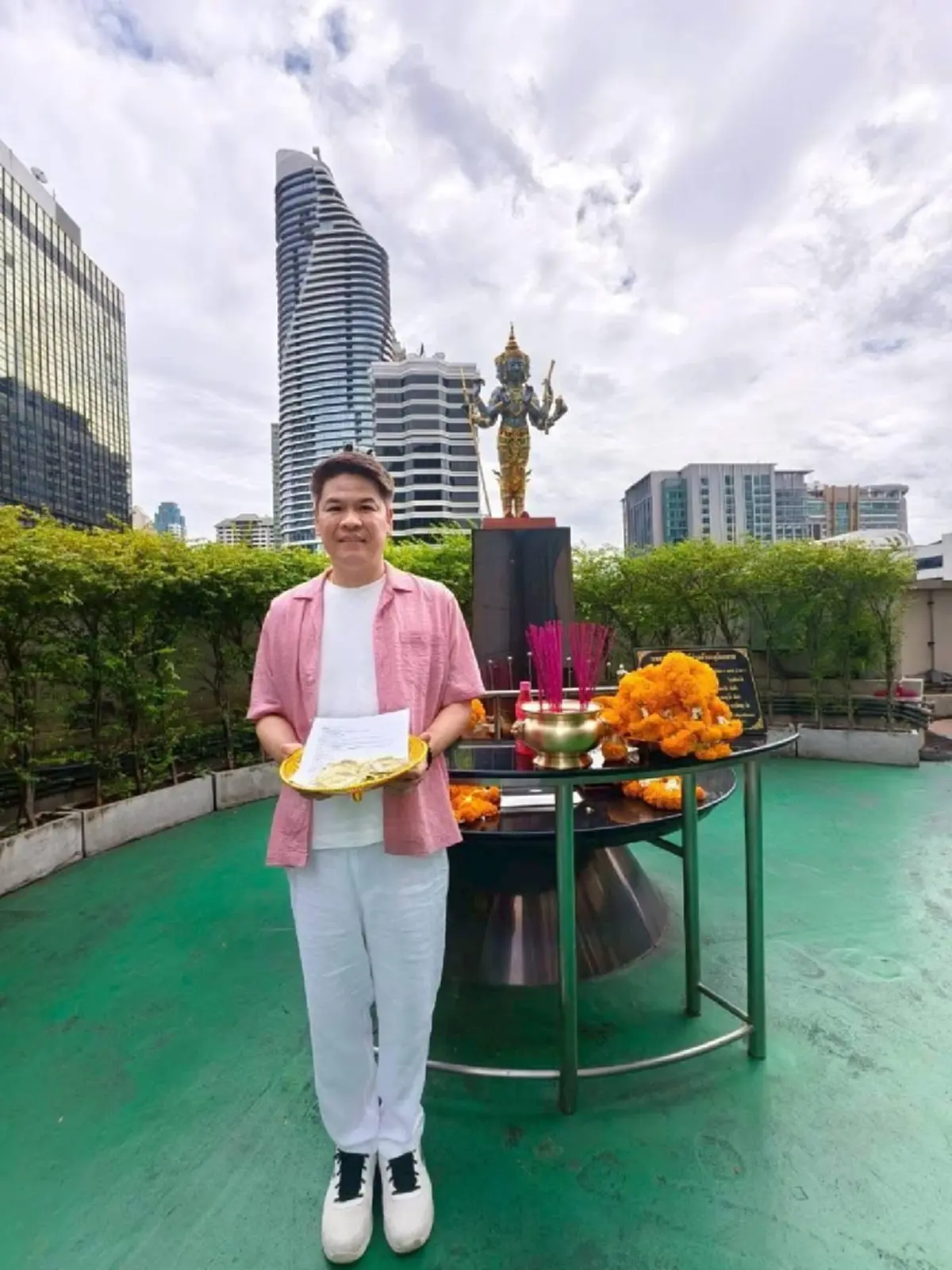 3 ราศี ดวงเศรษฐีเลี่ยมทองประทับร่าง หลังวันดี 10 เดือน 10