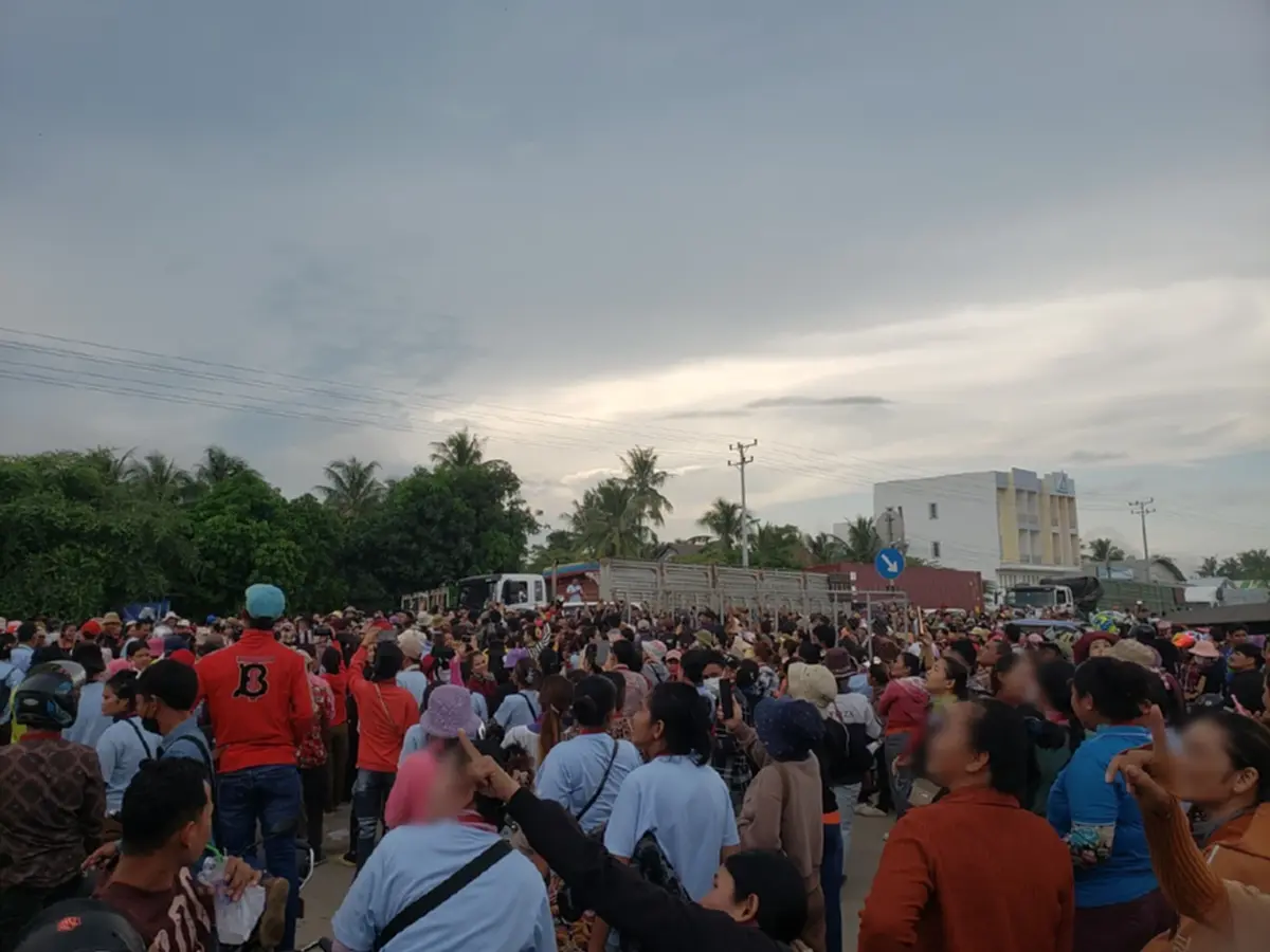 แรงงานเขมร ลุกฮือประท้วง กดดันรัฐบาลแก้ปัญหาค่าแรง-สวัสดิการ