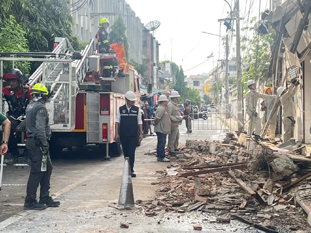 สั่งตรวจอาคารเก่าทั่วพระนคร หลังเหตุระทึก กันสาดตึก100 ปีถล่ม