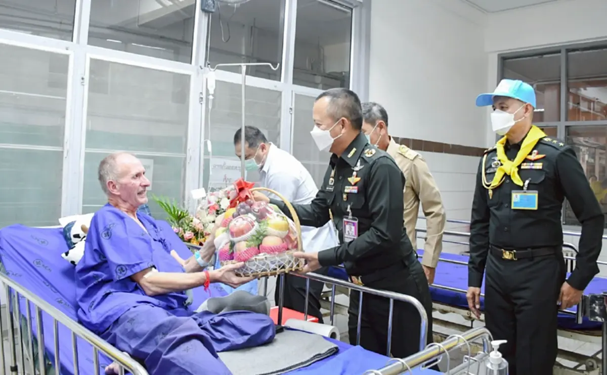 ในหลวง ราชินี ทรงรับฮีโร่ถ้ำหลวง เป็นคนไข้ในพระบรมราชานุเคราะห์