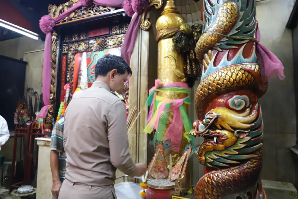 ก้าวแรกผู้ว่าฯ สมุทรปราการ สักการะสิ่งศักดิ์สิทธิ์คู่เมืองปากน้ำ