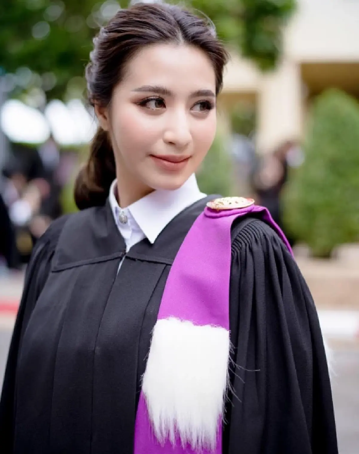 รู้จัก เฟิร์น สุชาดา ผู้ประกาศข่าวคนใหม่ หลัง สรยุทธ เปิดตัวฮือฮา