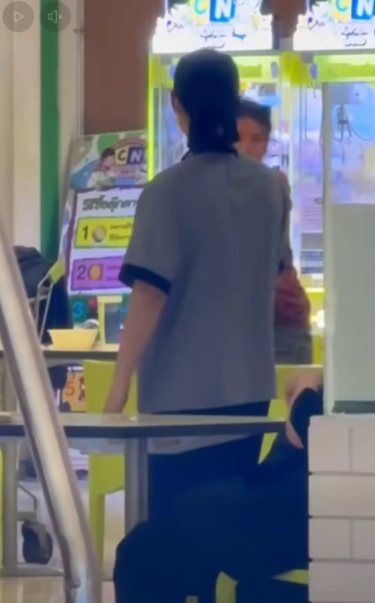 รู้แล้วเกิดอะไรขึ้น หลังเหตุเสียงเอะอะดังลั่น ภาพติดตาไปอีกนาน