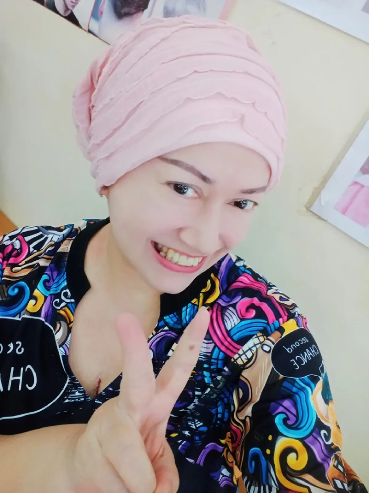 ยิ้มสู้ อดีตนักแสดงดัง โกนผมเตรียมรักษามะเร็งปอด แฟนๆ ส่งกำลังใจ