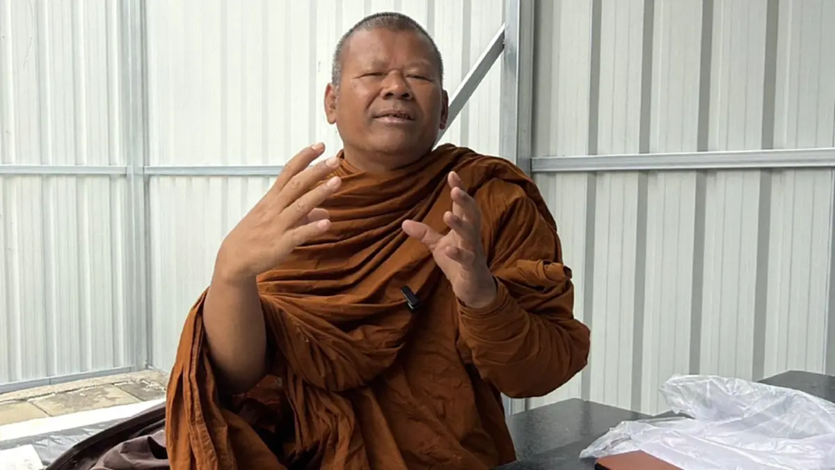 พระปีนเสา โดนไล่พ้นพิธีวันเกิดหลวงปู่ศิลา ข่มขู่-เอาพุงกระแทก