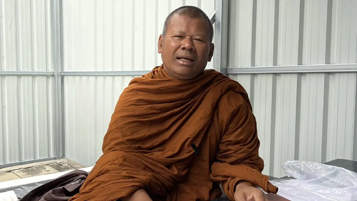 พระปีนเสา โดนไล่พ้นพิธีวันเกิดหลวงปู่ศิลา ข่มขู่-เอาพุงกระแทก