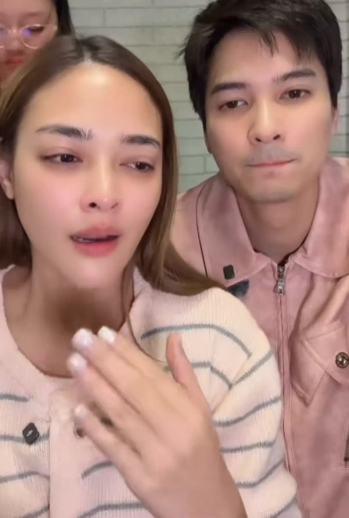 \"ปุ๊กลุก\" น้ำตาไหลกลางไลฟ์ \"เจนนี่\" โผล่ปลอบ ฟังคำพูดถึงกับตกใจ