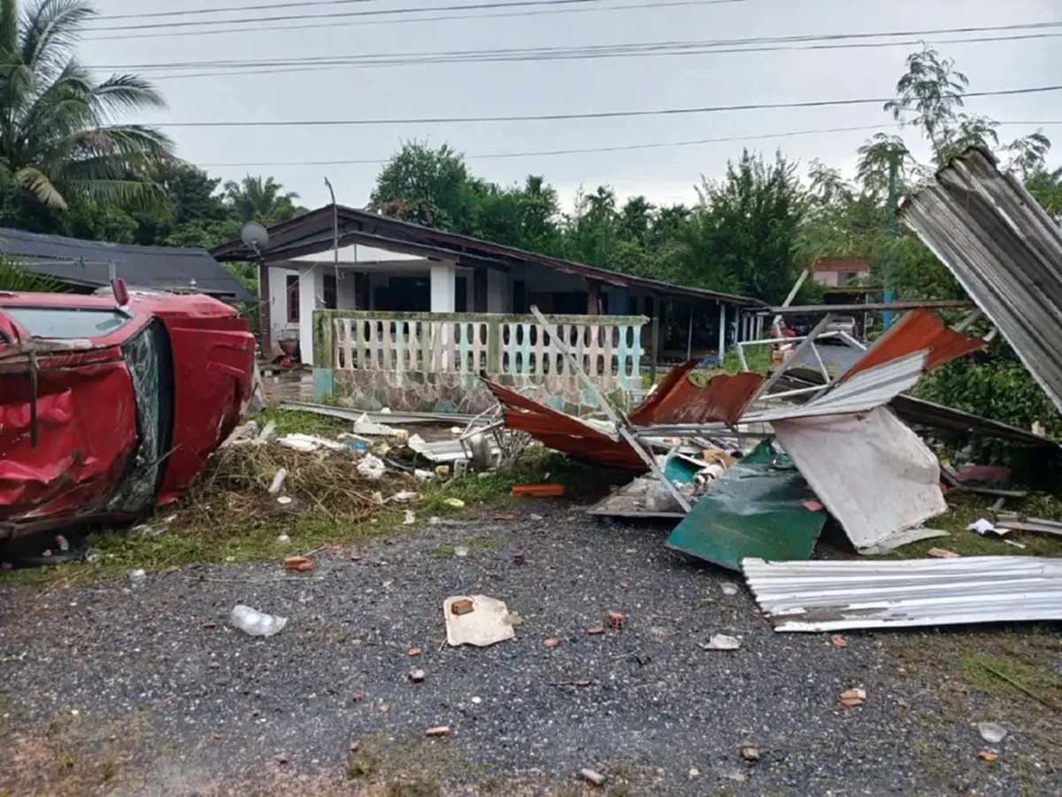 ปาฏิหาริย์ รถพังยับแต่คนขับไม่เป็นไร เห็นพระที่ห้อยยกมือสาธุ