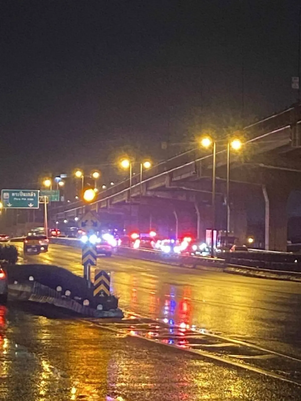 วอนแจ้งเบาะแส หญิงวัย 57 ถูกแท็กซี่พุ่งชนซ้ำดับ คนขับหนีลอยนวล