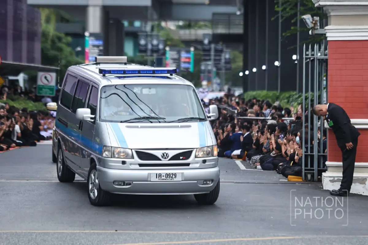 สาเหตุใช้รถเชิญพระบรมศพ
