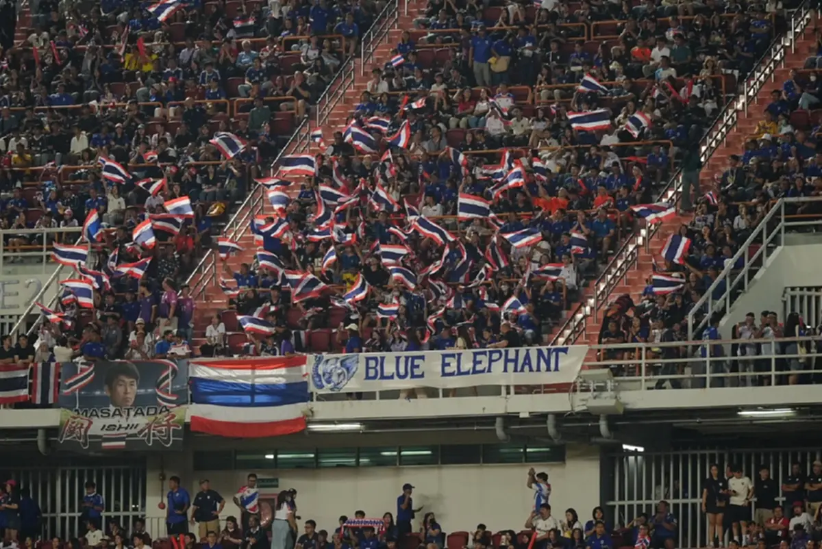 ถึงว่าแฟนบอลไทยรัก \"มาซาทาดะ อิชิอิ\" ไม่พอใจมาก ที่โดนปลดฟ้าผ่า