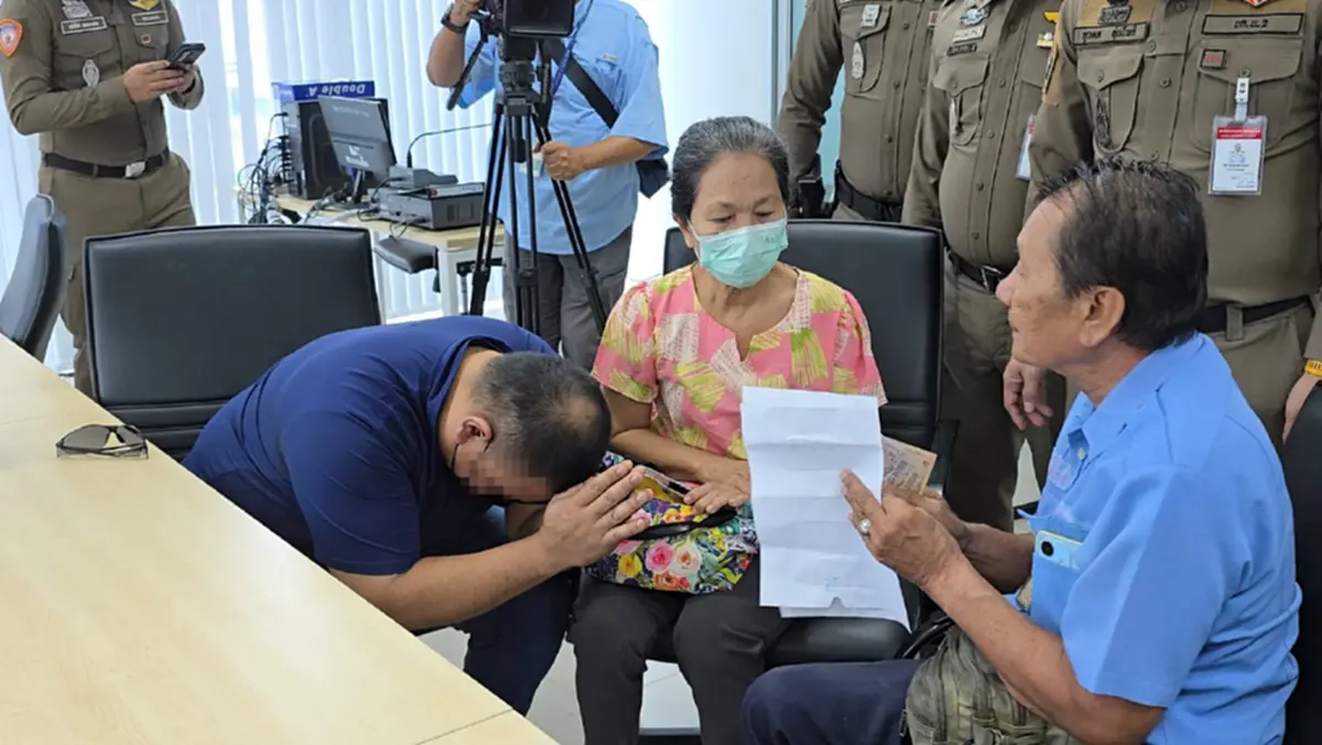 มอบตัวแล้ว หนุ่มถีบกระจกรถ เครียด-สถิติหลุด จบด้วยการไหว้ขอขมา