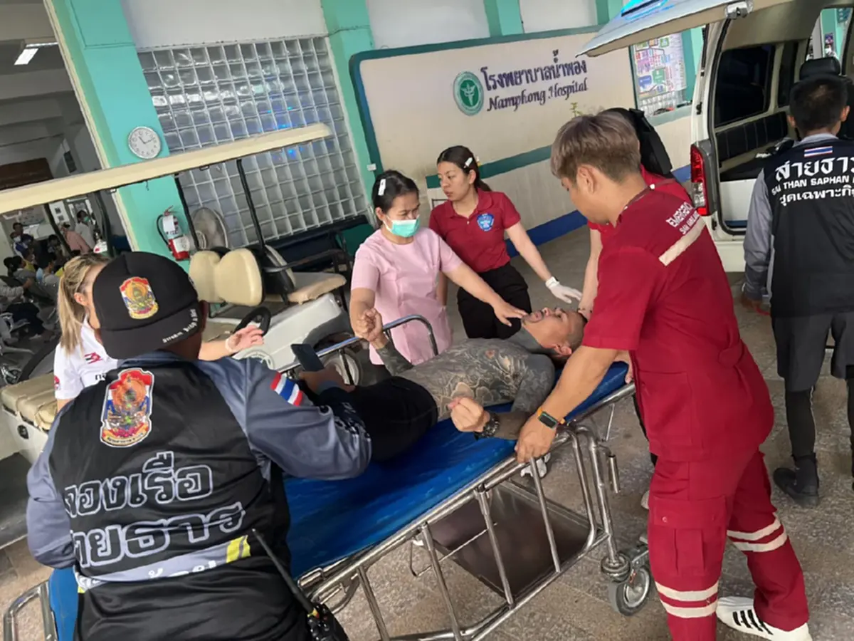 หมอสั่งพัก "ปอนด์ จักรกฤษณ์" วูบกะทันหัน เพื่อนๆต้องรีบหามส่ง รพ.