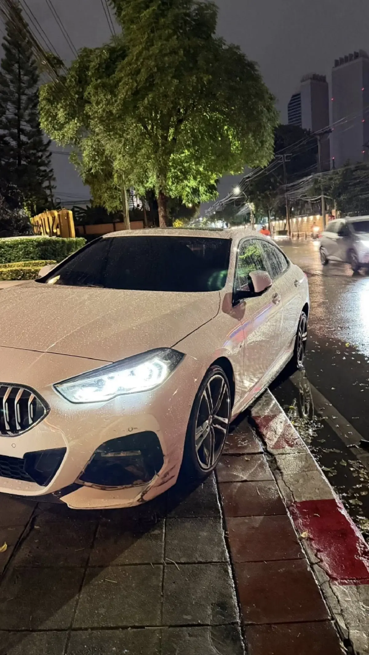 ฟาดเคราะห์ ธัญญ่า อาร์สยาม รถเกิดอุบัติเหตุ แฟนๆ แห่ส่องเลขทะเบียน