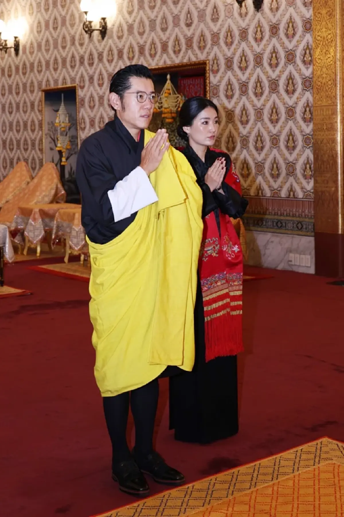 กษัตริย์จิกมี เสด็จฯเยือนไทย สักการะพระบรมศพ สมเด็จพระพันปีหลวง