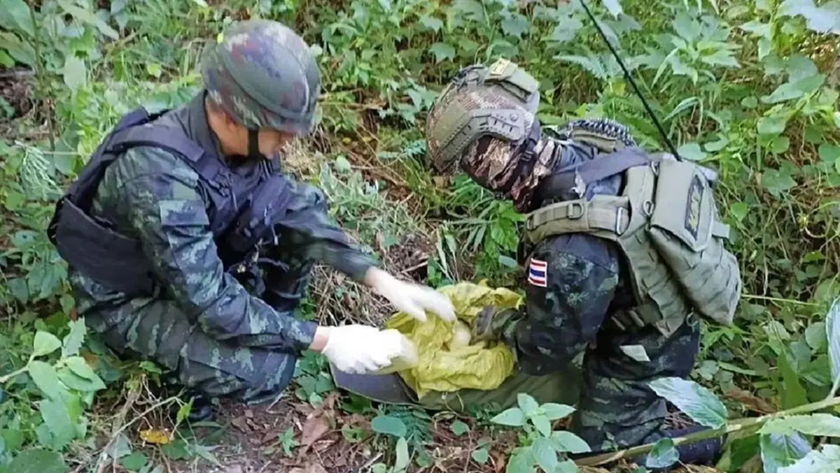 กองร้อยทหารม้าที่ 4 ปะทะกลุ่มขบวนการลักลอบขนยาเสพติด ยึด 1.2 ล้านเม็ด