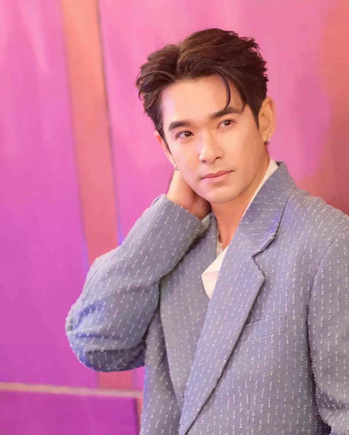 เกิดอะไรขึ้น ลิฟท์ โพสต์ชวนสงสัย คนใกล้ตัวทำร้ายกันเจ็บที่สุด