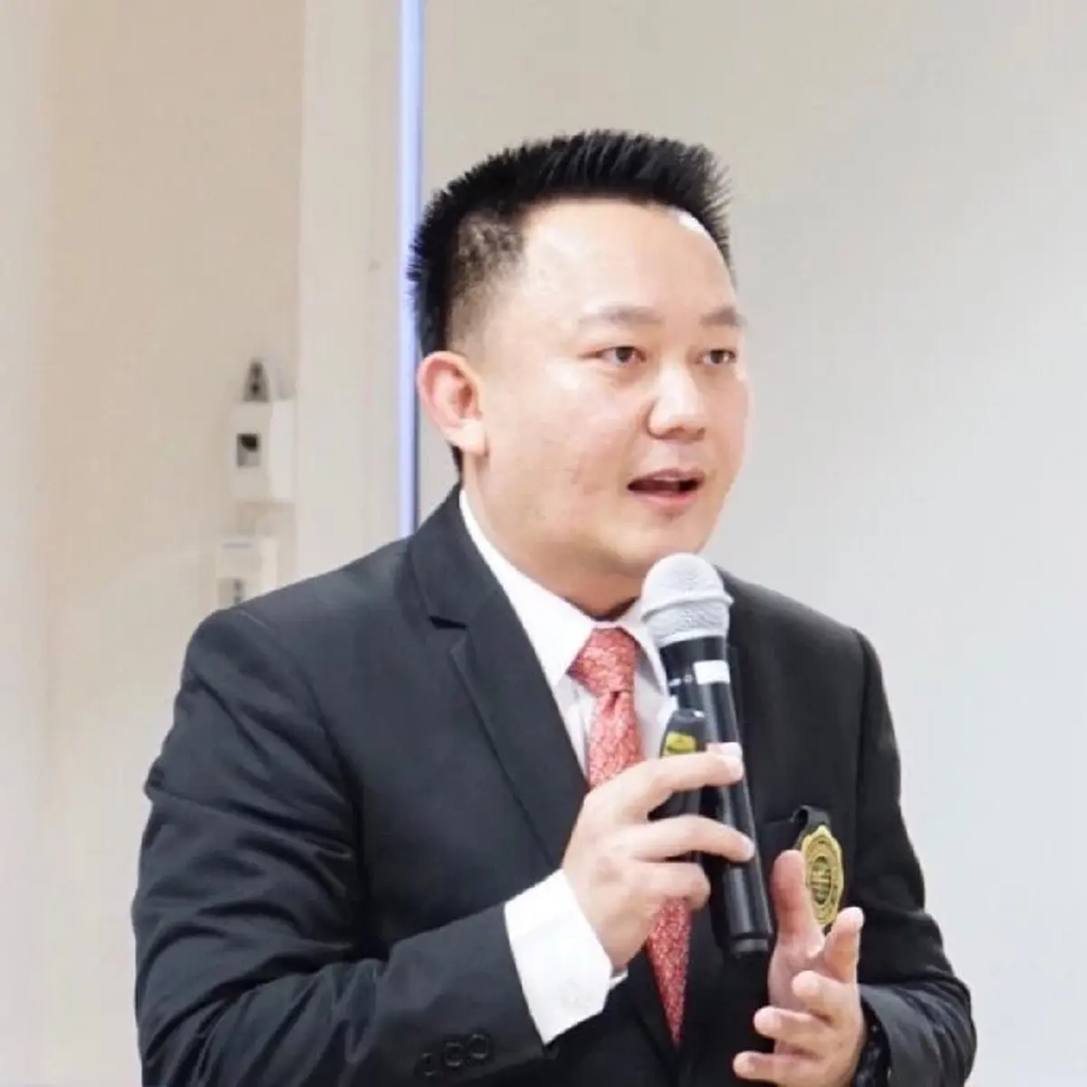 หมอหมู เปิดปมลึก วิเคราะห์พฤติกรรมผู้ประสบภัย ทำไมรัวใส่กู้ภัย