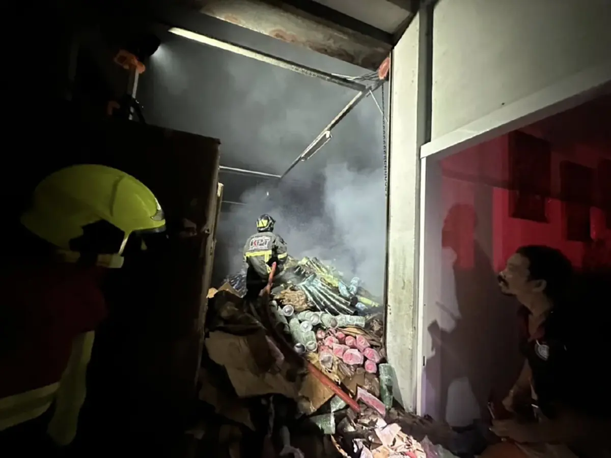 เหตุเพลิงไหม้ภายในโรงงาน ซอยบางบอน3 เบื้องต้นไม่มีผู้ได้รับบาดเจ็บ