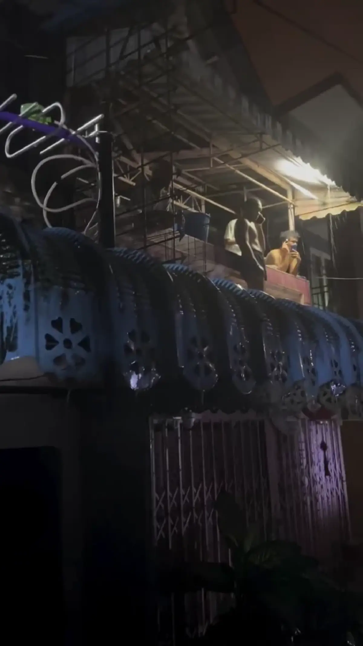 เปิ้ล นาครส่งทีมเจ็ตสกีลุยกระแสน้ำแรง ช่วยชาวหาดใหญ่