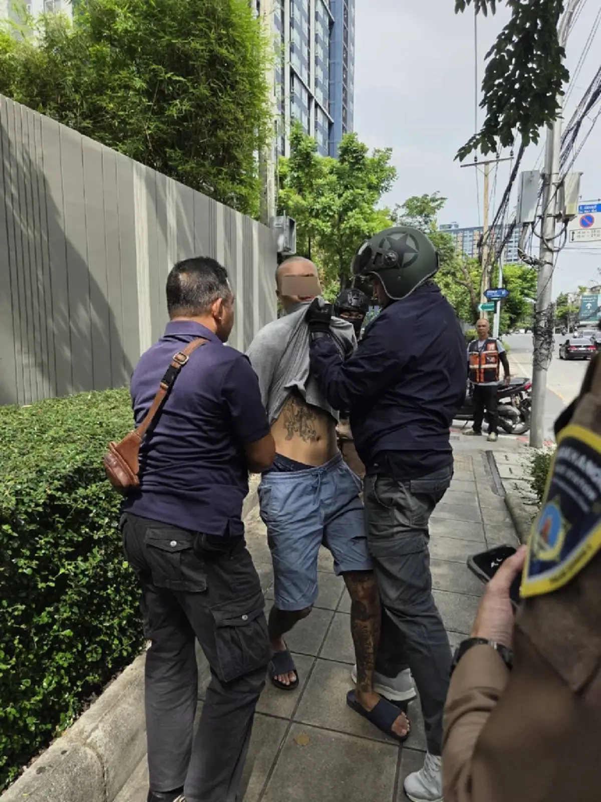 หนุ่มนักเสพ วิ่งราวแหวนทองกลางห้าง จนมุมใน 2 ชม. สารภาพหลอน