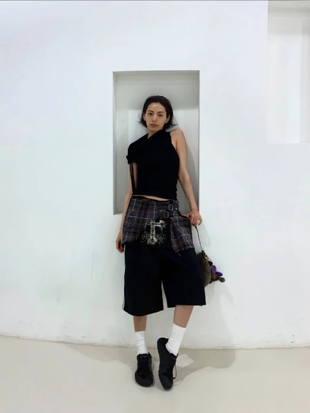 ระทึกตีสี่ คนร้ายบุกบ้าน ชุลมุนต่อสู้ ดาราสาว–แม่ บาดเจ็บสาหัส