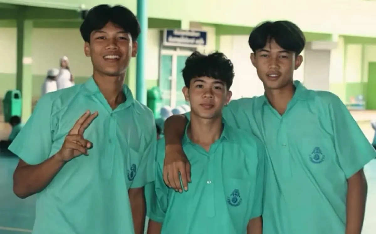 เศร้า \"น้องซอส\" เบอร์ 13 กองหน้า ทีมหมอนทอง เตรียมย้ายโรงเรียน