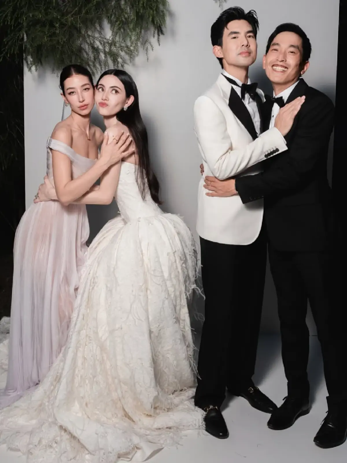 เพื่อนสนิท มิ้นต์ ชาลิดา คว้าช่อดอกไม้งานวิวาห์ ใหม่-เต๋อ