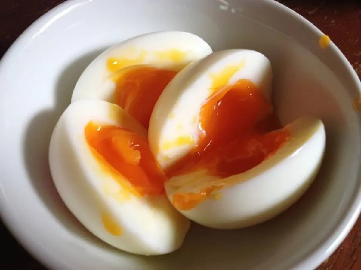 กินไข่ต้มทุกวันดีจริงไหม? เปิดข้อดี-ข้อเสียที่ควรรู้ก่อนกินเป็นประจำ