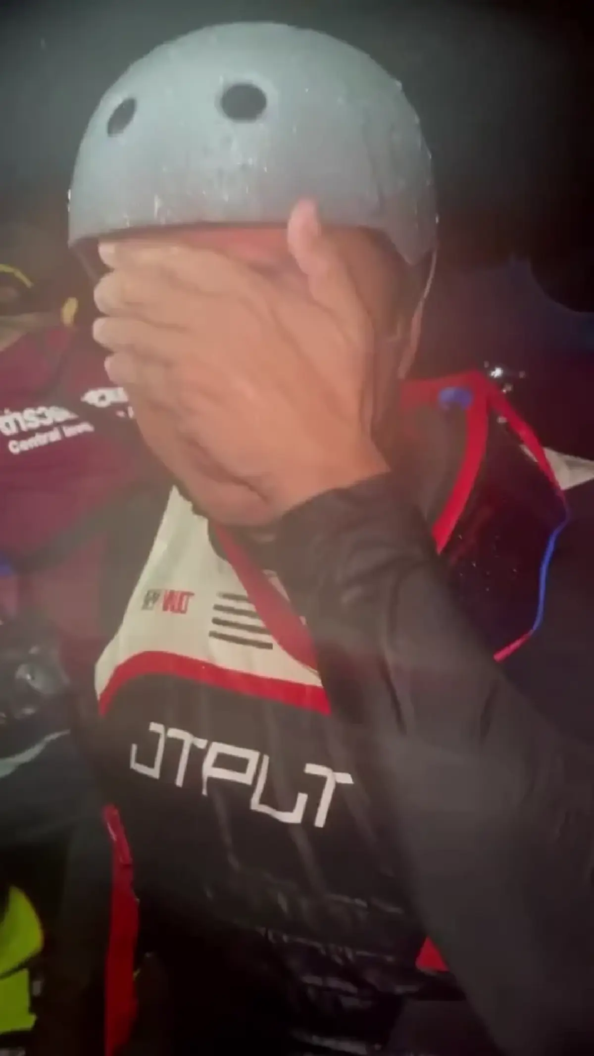 “เปิ้ล นาคร” น้ำตาคลอ! “เกินกำลังผมแล้วครับ ฝากช่วยชาวบ้านด้วย”