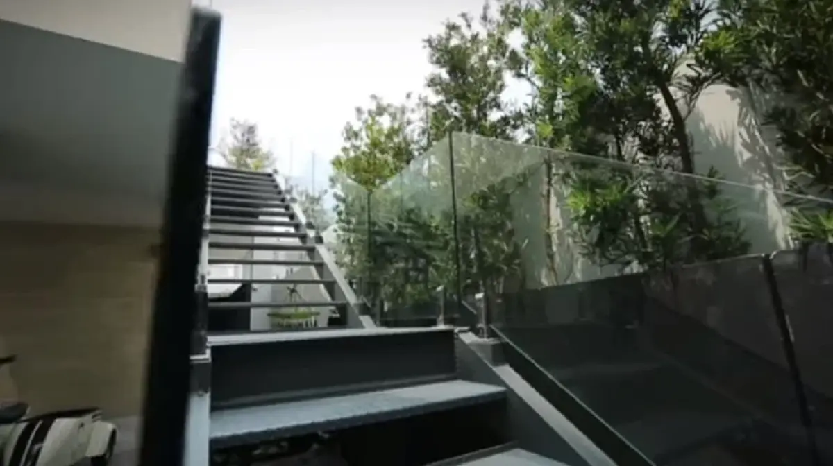 เปิดบ้าน \"นานา ไรบีนา - เวย์\" หรูหรามีสไตล์ ทำชั้นวางรองเท้าในห้องน้ำ