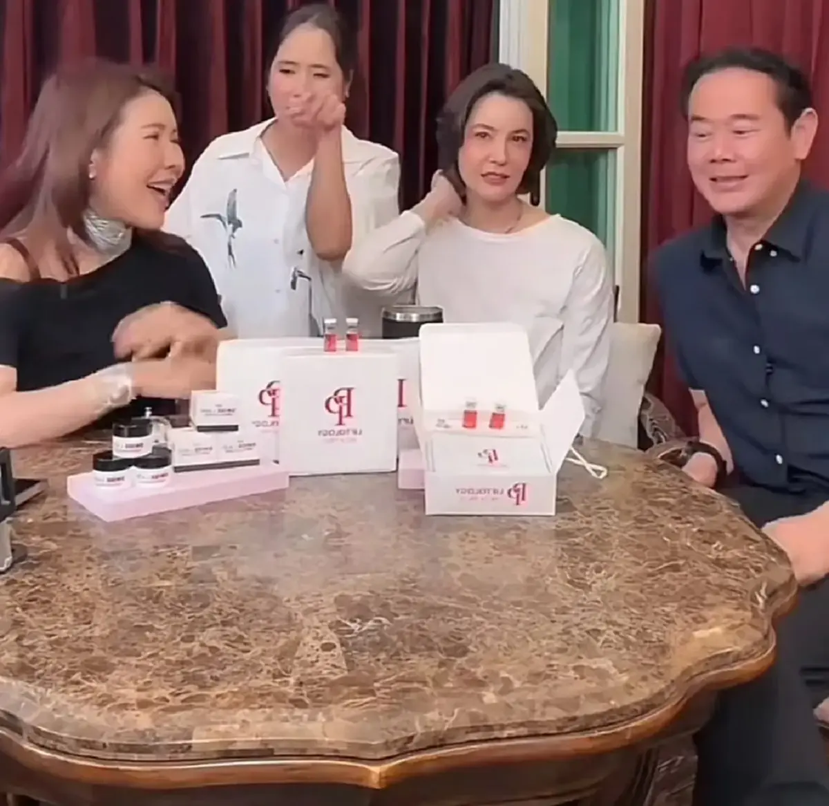 เป๊ก สัณณ์ชัย ถึงกับลั่นกลางไลฟ์ หลัง ธัญญ่า ประกาศลดสถานะ